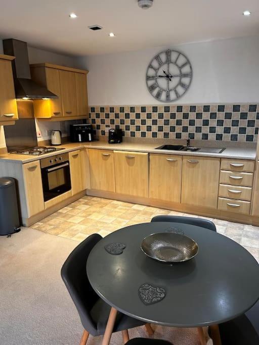 City Centre Apartment. Wrexham Exteriér fotografie