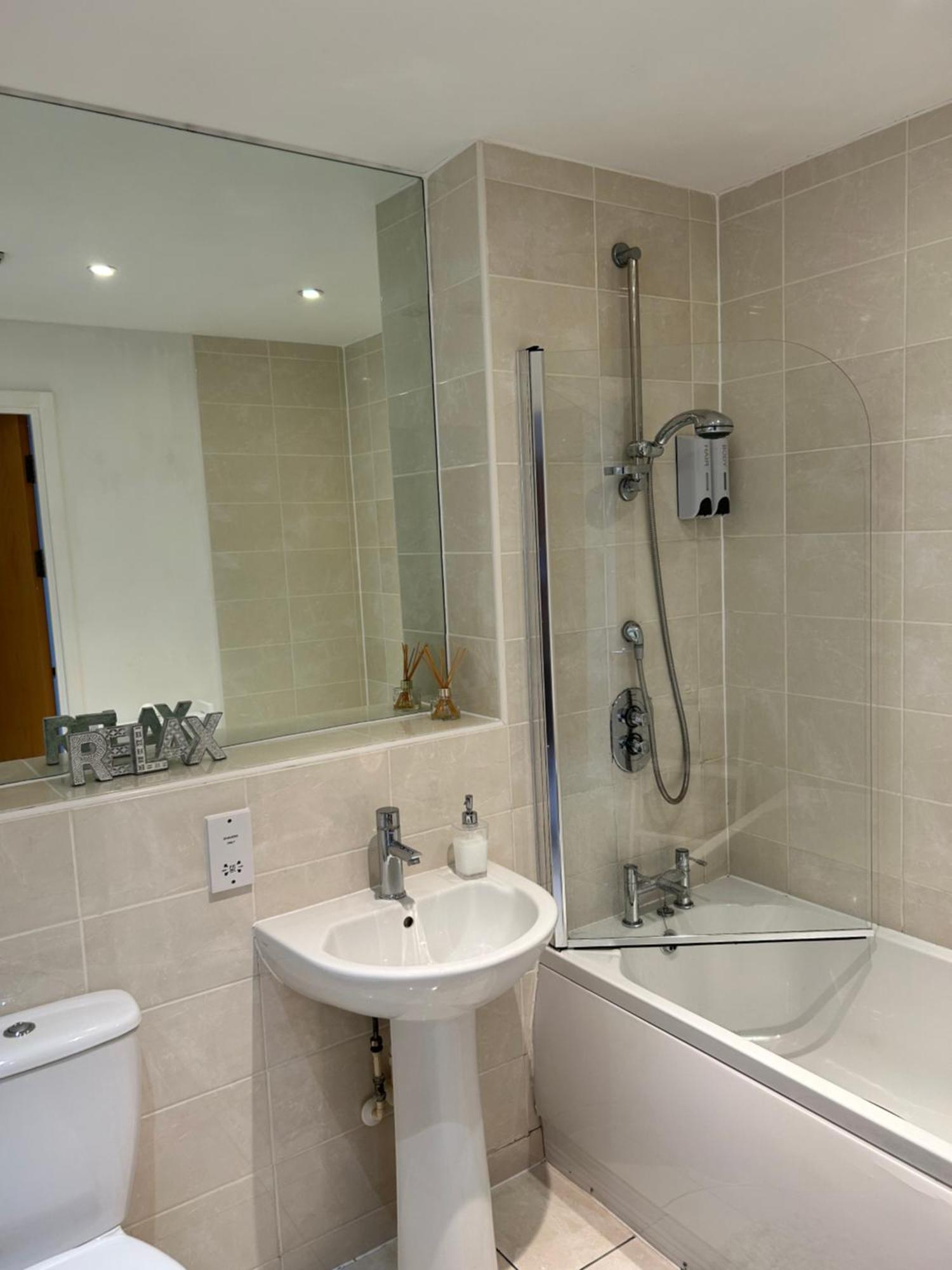 City Centre Apartment. Wrexham Exteriér fotografie